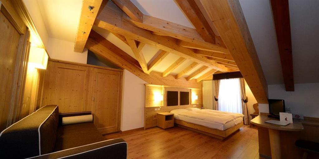 Hotel Crozzon Madonna di Campiglio Bagian luar foto