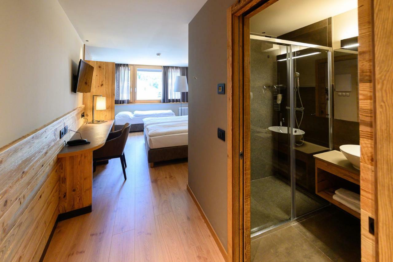 Hotel Crozzon Madonna di Campiglio Bagian luar foto